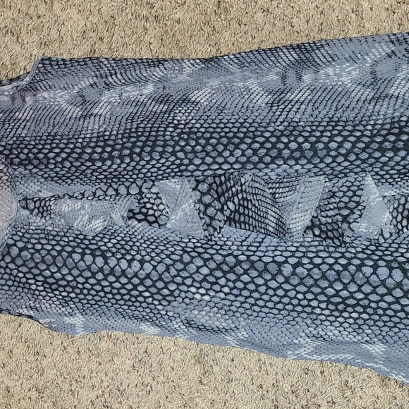 Express Snakeskin Print Sleeveless Ruffle Tank - Picture 5 of 8